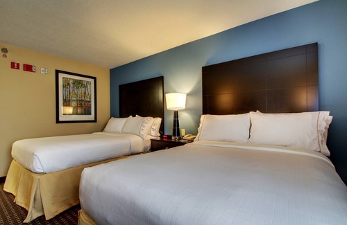Oak Grove Hotel | Holiday Inn Express Fort Campbell-Oak Grove by IHG