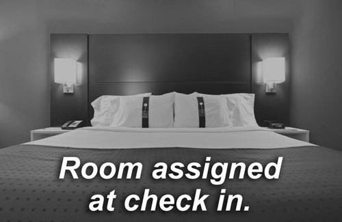 Grand Blanc Hotel | Holiday Inn Express Hotel & Suites Grand Blanc by IHG