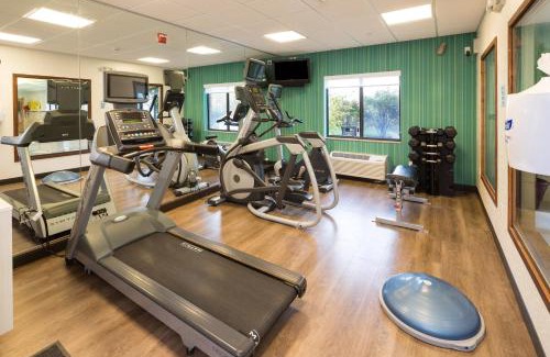 Grand Blanc Hotel | Holiday Inn Express Hotel & Suites Grand Blanc by IHG