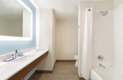 Lavonia Hotel | Holiday Inn Express Hotel & Suites Lavonia by IHG