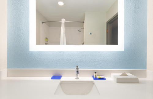 Lavonia Hotel | Holiday Inn Express Hotel & Suites Lavonia by IHG