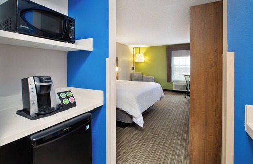 Sunbury Hotel | Holiday Inn Express Hotel & Suites Sunbury - Columbus Area by IHG