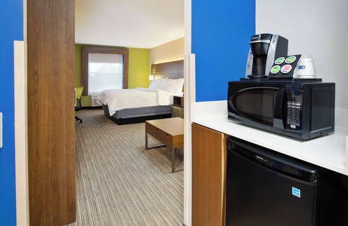 Sunbury Hotel | Holiday Inn Express Hotel & Suites Sunbury - Columbus Area by IHG