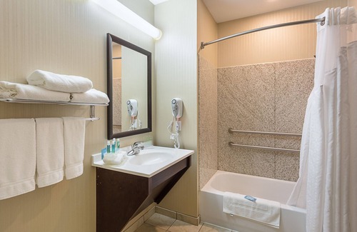 Byram Hotel | Holiday Inn Express Hotel & Suites BYRAM by IHG