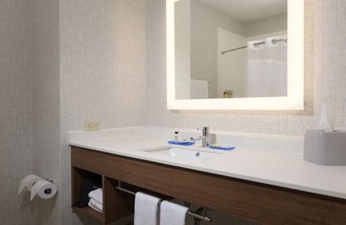 Camden Hotel | Holiday Inn Express Hotel & Suites Camden by IHG