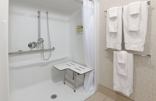 Camden Hotel | Holiday Inn Express Hotel & Suites Camden by IHG