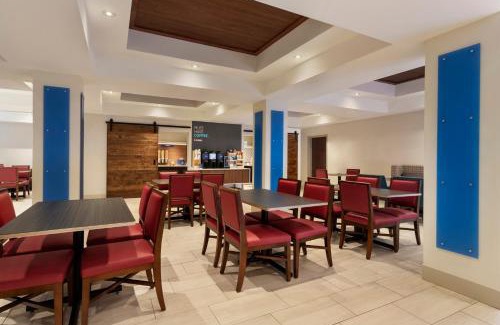 Durant Hotel | Holiday Inn Express Hotel & Suites Durant by IHG