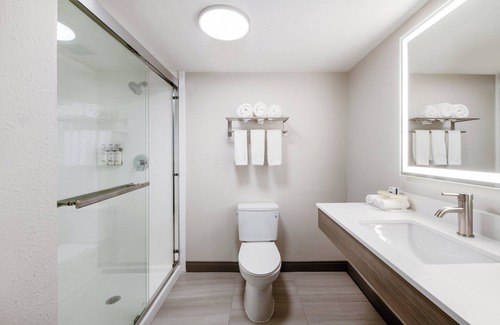 Wilson Hotel | Holiday Inn Express Hotel & Suites Wilson - Hayes Place by IHG