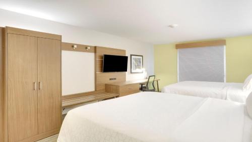 Portland Hotel | Holiday Inn Express Hotel & Suites Portland by IHG