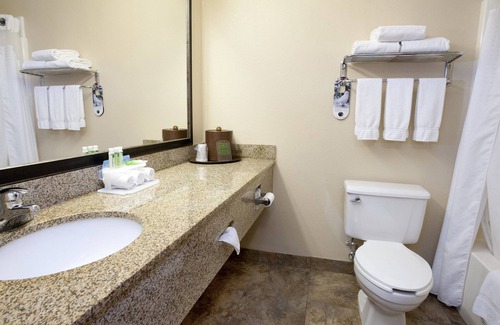 Jamestown Hotel | Holiday Inn Express Jamestown by IHG