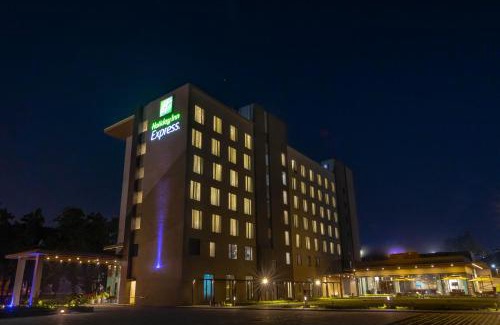 Kolkata Hotel | Holiday Inn Express Kolkata Airport by IHG