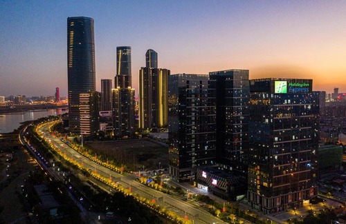 Nanchang Hotel | Holiday Inn Express Nanchang Riverside by IHG