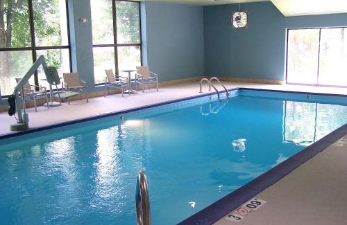 New Albany Hotel | Holiday Inn Express - New Albany