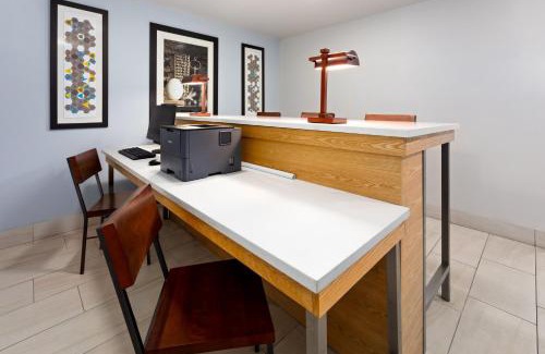 New Albany Hotel | Holiday Inn Express - New Albany