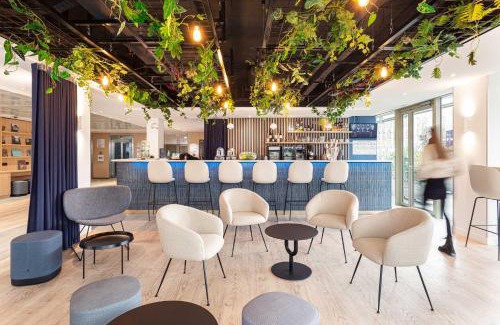 La Villette Hotel | Holiday Inn Express Paris-Canal De La Villette by IHG