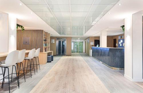 La Villette Hotel | Holiday Inn Express Paris-Canal De La Villette by IHG