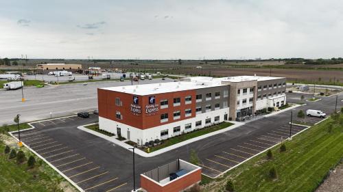 Peotone Township Hotel | Holiday Inn Express Peotone by IHG