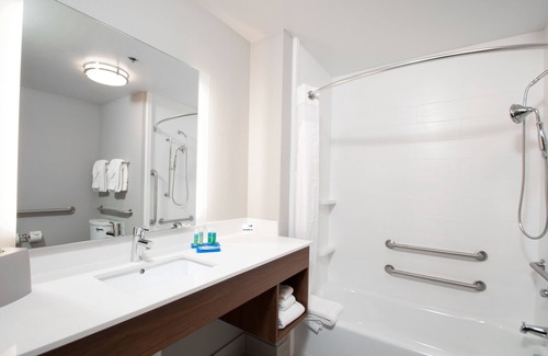 Stafford Hotel | Holiday Inn Express Quantico - Stafford by IHG