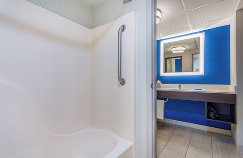 Ramsey Hotel | Holiday Inn Express Ramsey-Mahwah by IHG