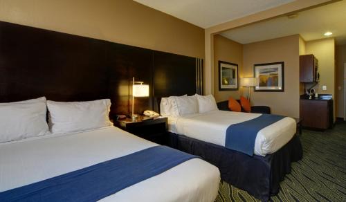 Midwest City Hotel | Holiday Inn Express & Suites Midwest City by IHG