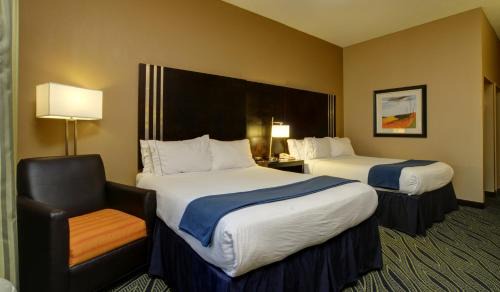 Midwest City Hotel | Holiday Inn Express & Suites Midwest City by IHG