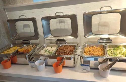 Pudong Hotel | Holiday Inn Express Shanghai Kangqiao by IHG