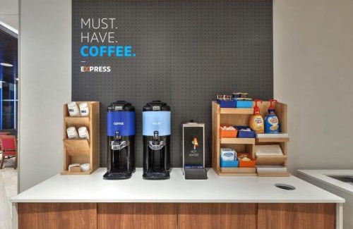 The Waterfront Hotel | Holiday Inn Express & Suites Jersey City - Holland Tunnel by IHG