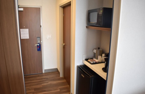 Randolph Hotel | Holiday Inn Express & Suites Boston South - Randolph by IHG