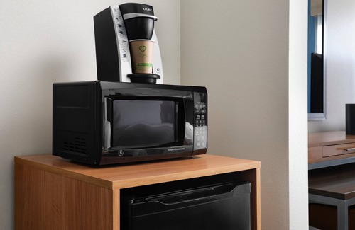 Kenner - Louis Armstrong International Airport Hotel | Holiday Inn Express & Suites New Orleans Airport South by IHG