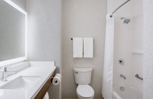 Dilworth Mountain Estates Hotel | Holiday Inn Express & Suites Kelowna - East by IHG