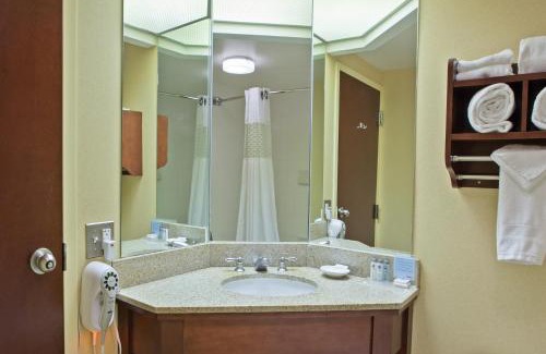 Covington Hotel | Holiday Inn Express & Suites Cincinnati Riverfront by IHG