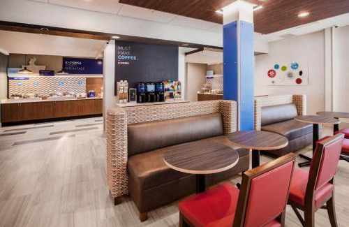 Experiment Hotel | Holiday Inn Express & Suites Griffin