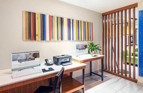 Junction Hotel | Holiday Inn Express & Suites Junction by IHG