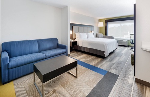 Dublin Hotel | Holiday Inn Express & Suites Dublin by IHG