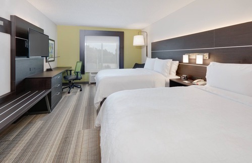 Dublin Hotel | Holiday Inn Express & Suites Dublin by IHG