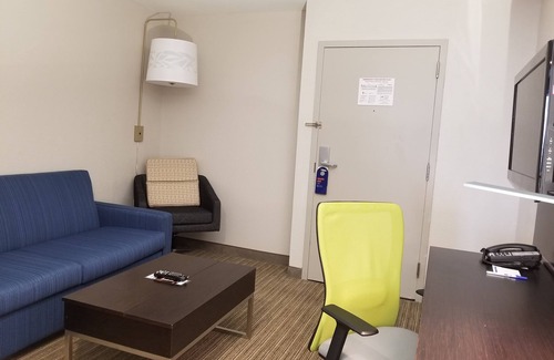 Hialeah Hotel | Holiday Inn Express & Suites Miami - Hialeah by IHG