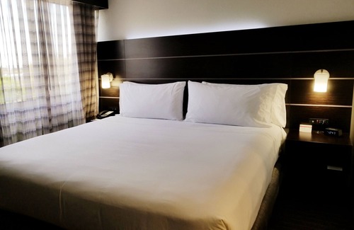 Hialeah Hotel | Holiday Inn Express & Suites Miami - Hialeah by IHG