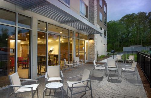 Altoona Hotel | Holiday Inn Express & Suites by IHG Altoona by IHG