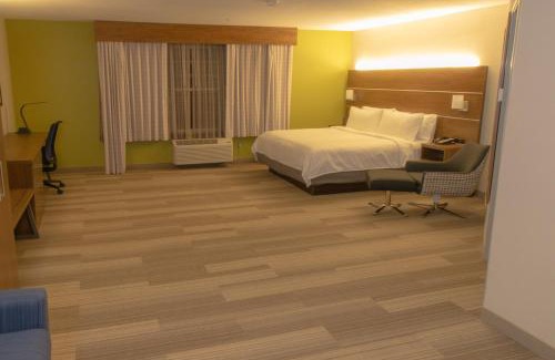 Lakeview Hotel | Holiday Inn Express & Suites Manassas by IHG