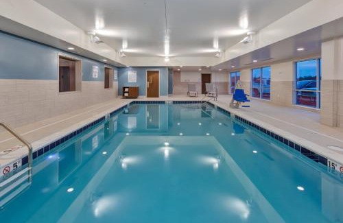 Cedar Springs Hotel | Holiday Inn Express & Suites - Cedar Springs - Grand Rapids N by IHG