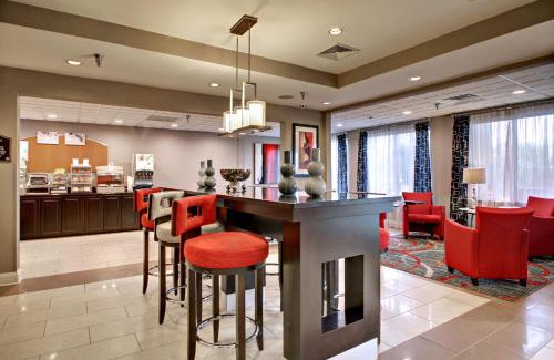 Hurricane Mills Hotel | Holiday Inn Express Hurricane Mills Waverly by IHG