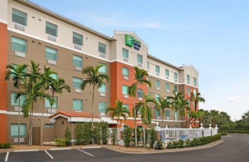 Pembroke Pines Hotel | Holiday Inn Express & Suites Pembroke Pines-Sheridan St by IHG