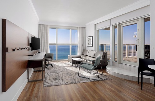 Villa Sabine Hotel | Holiday Inn Express Pensacola Beach by IHG