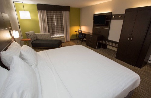Wilmington Hotel | Holiday Inn Express Wilmington by IHG