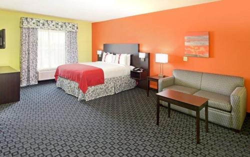 Garland Hotel | Holiday Inn Garland by IHG