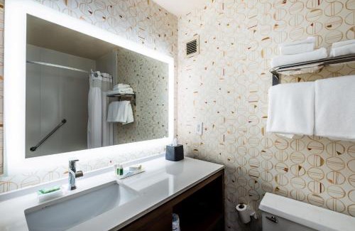 Spring Lake Hotel | Holiday Inn Grand Haven-Spring Lake by IHG