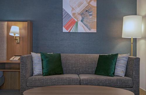 Kamloops Hotel | Holiday Inn Hotel and Suites-Kamloops by IHG