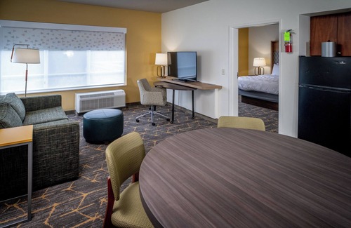 Sprague Hotel | Holiday Inn Hotel & Suites Beckley by IHG