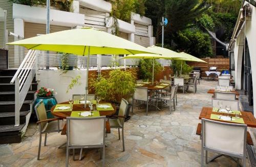 La Demi - Lune Hotel | Holiday Inn Lyon Vaise by IHG