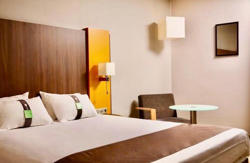 La Demi - Lune Hotel | Holiday Inn Lyon Vaise by IHG